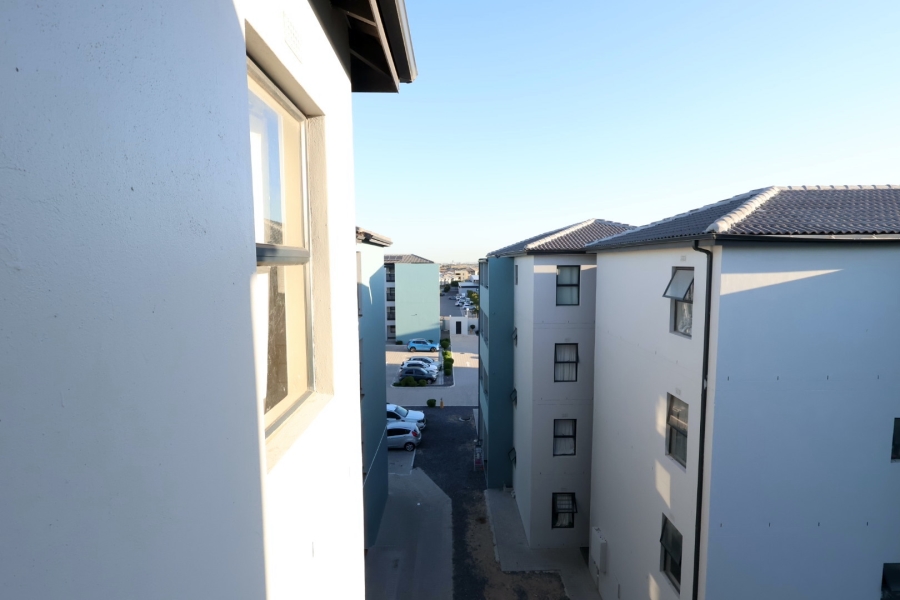 2 Bedroom Property for Sale in Parklands Western Cape